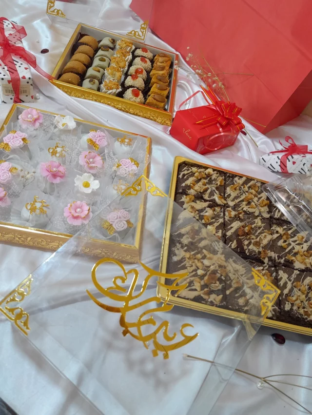 🕌 Et si l’Eid El-Adha avait le goût de la maison ?
Offrez une box de gâteaux algériens à ceux que vous aimez 💝
Parce qu’un makrout peut dire “tu me manques”…
📲 Commandez maintenant sur Hadiia.com
#EidElAdha2025 #BoxTraditionnelle #PlaisirSucré #Hadiia #FamilleAvantTout #GâteauxMaison #Algérie